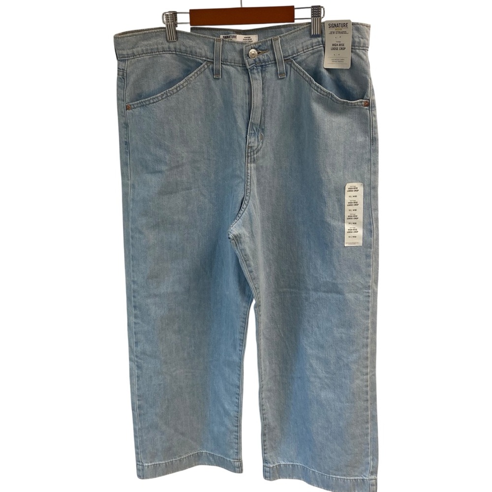 Levis Signature High Rise Loose Crop‎ Light Blue Ladies Jeans Size 10/W30 NWT